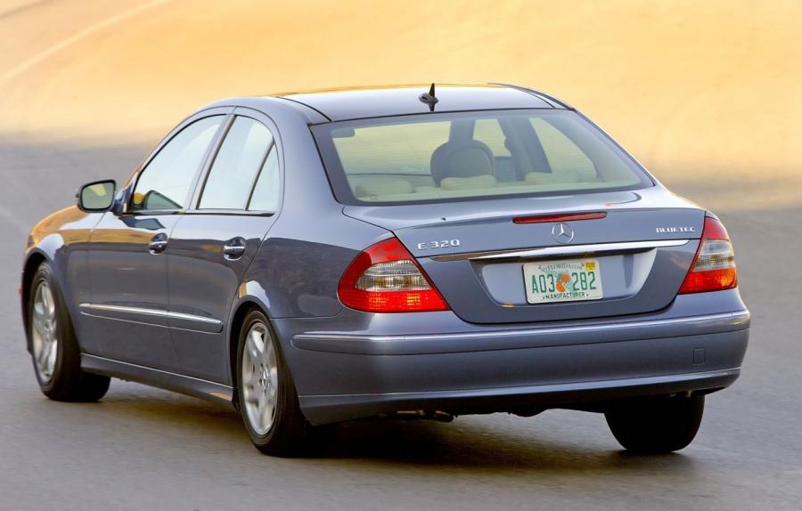  Mercedes-Benz E320 BlueTEC 2007 года  (фото 47 из 76)